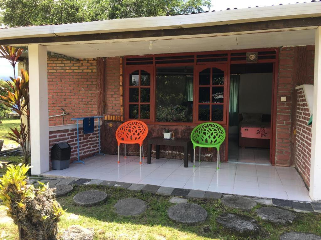 Hisar Guest House Tuktuk Siadong Exterior foto