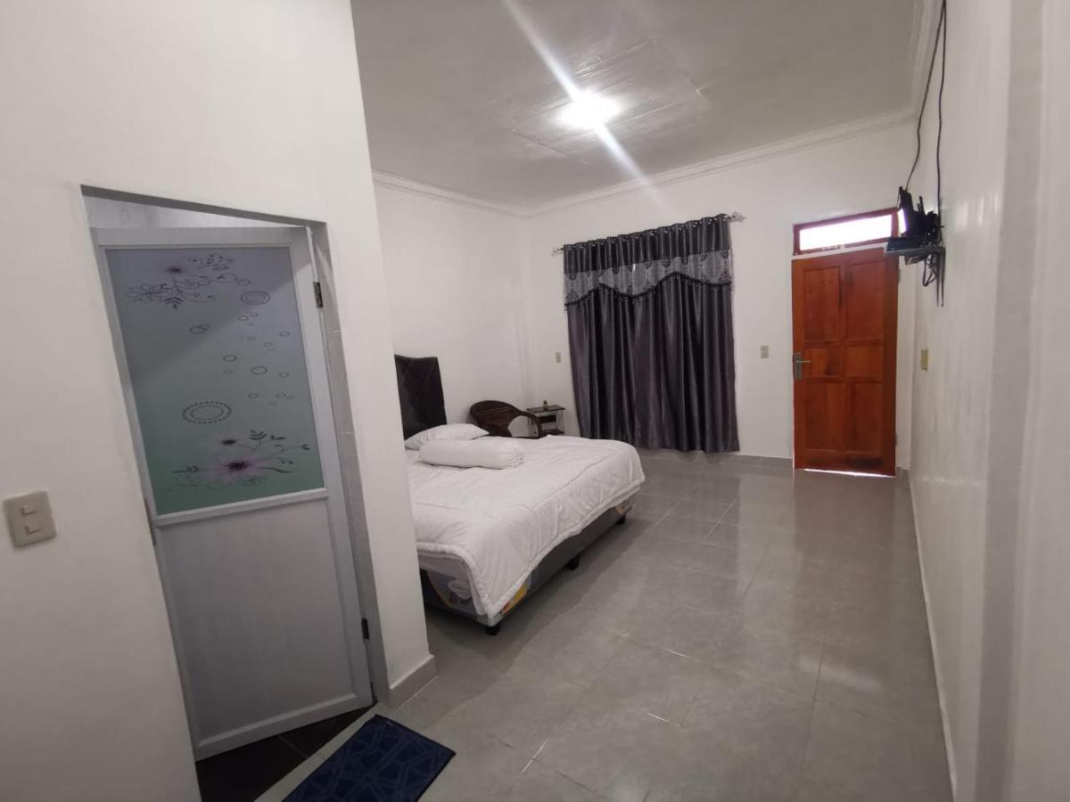 Hisar Guest House Tuktuk Siadong Exterior foto