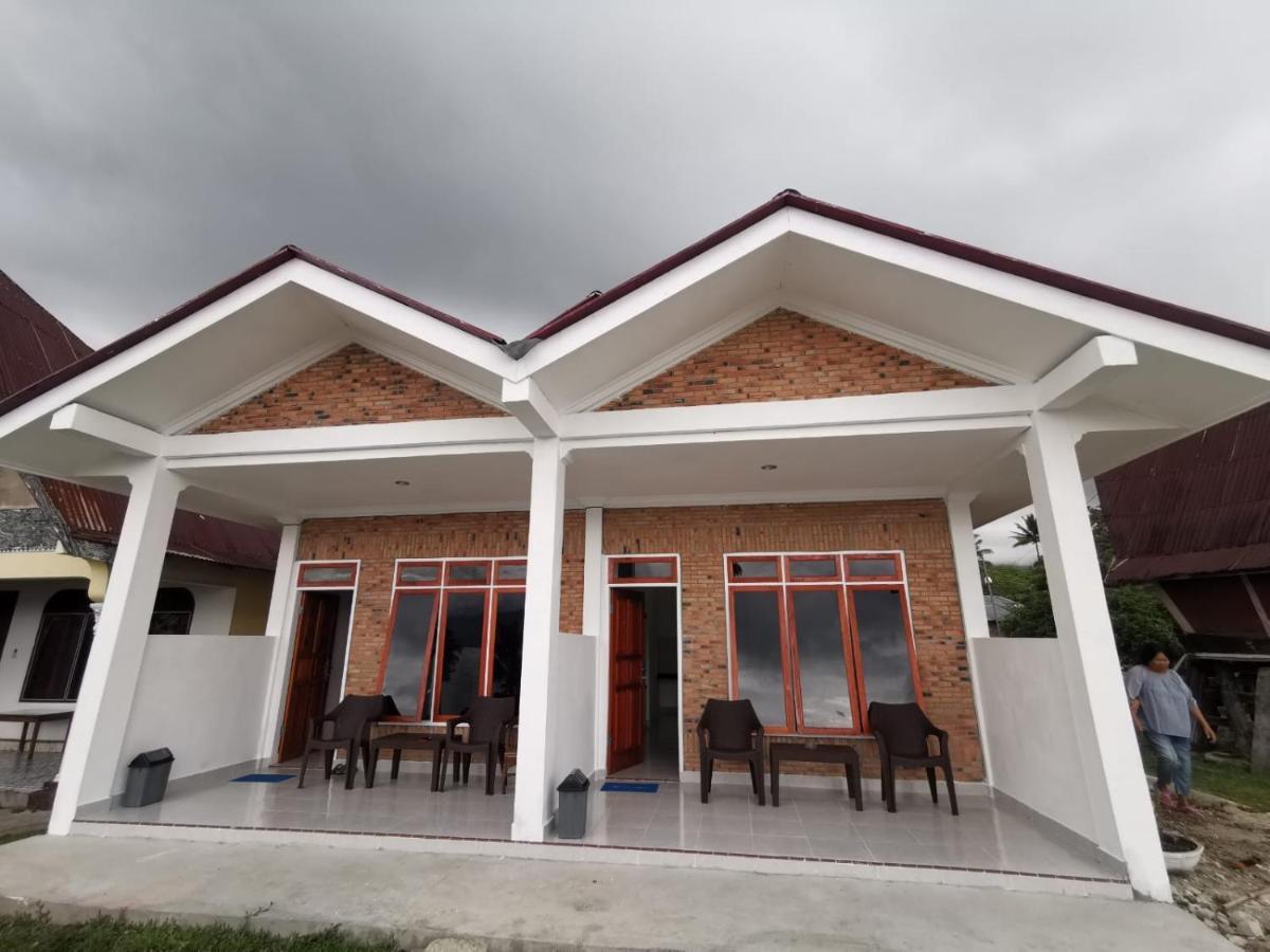 Hisar Guest House Tuktuk Siadong Exterior foto